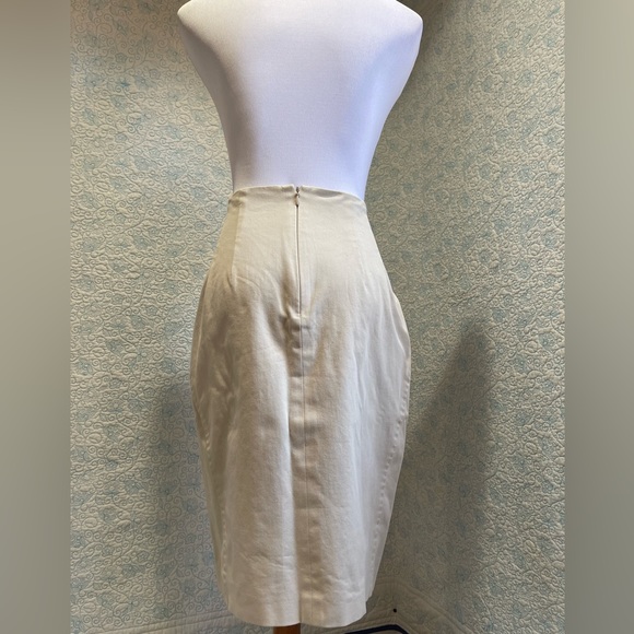 ELIE TAHARI Women’s Beige 2pc Skirt and Jacket Size 0 - Picture 16 of 16